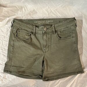 American Eagle Denim Jean Shorts Olive Size 12 MIDI Super Stretch